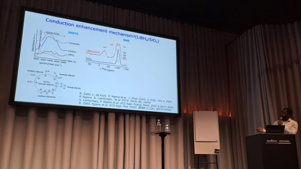 Peter, Henrik, and Maaike present at Electrochemical Society&nbsp;Meeting